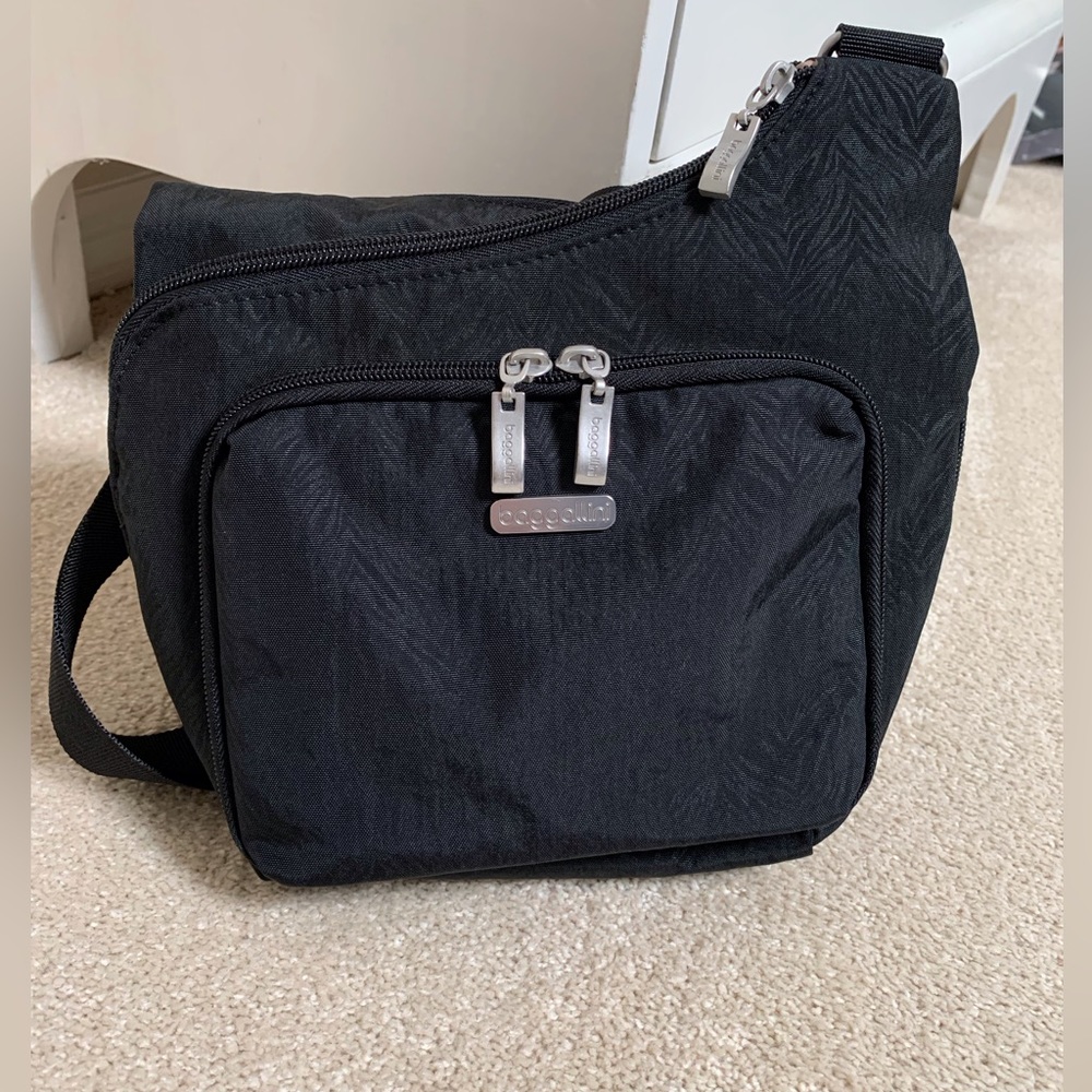 REDUCED!! Baggallini crossbody/shoulder bag. EUC*